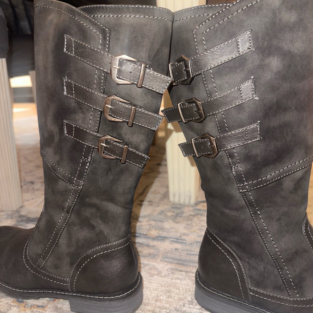 Stylish Grey Buckle Boots for Women